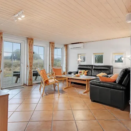 Casa de Férias Cozy In With Sauna Blåvand