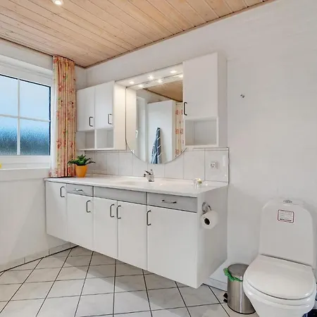 Fantastisk Hjem I Med Badstue Blåvand